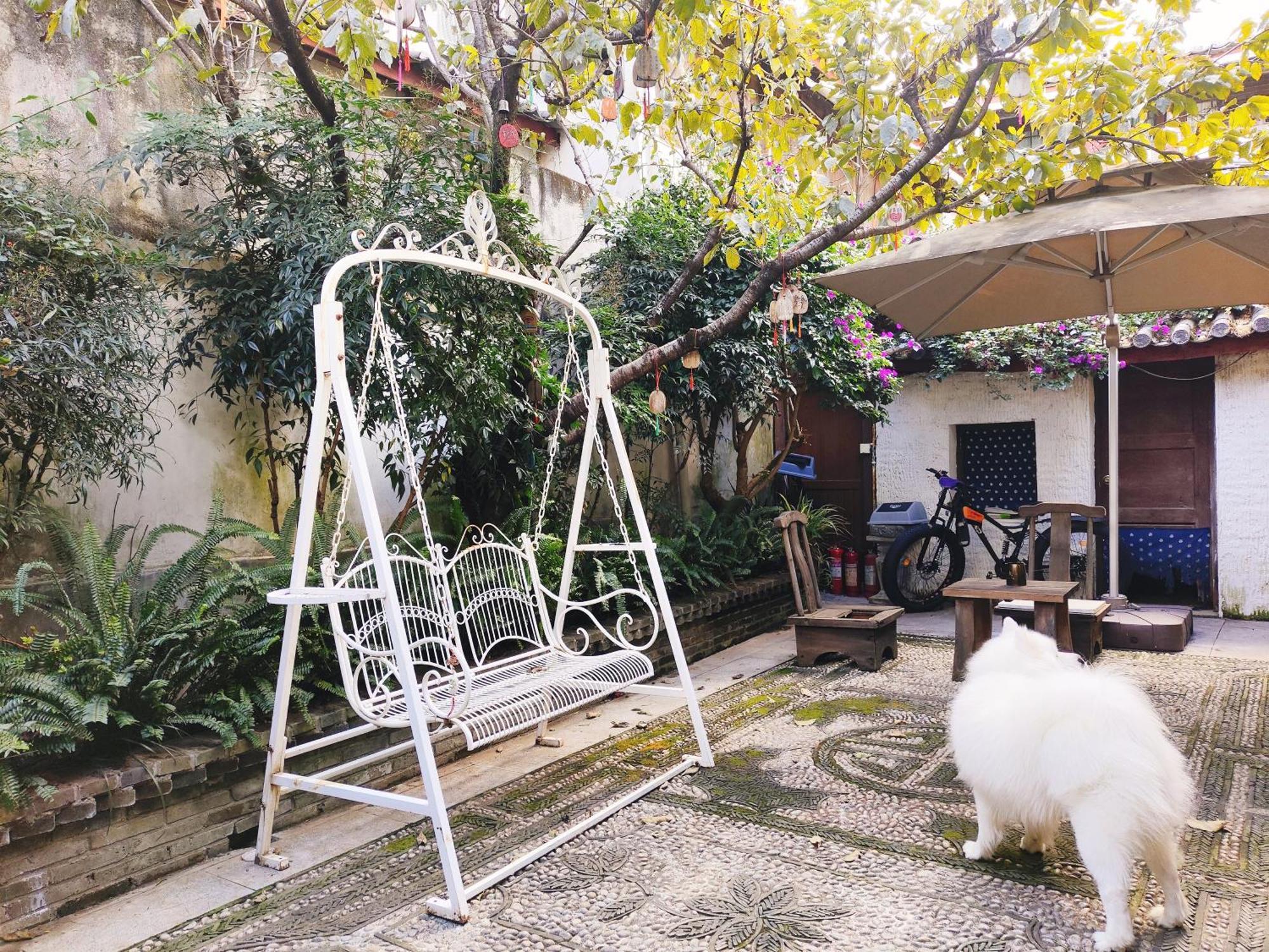 Big Tree Guesthouse - Naxi Old Style Lijiang (Yunnan) Exterior foto
