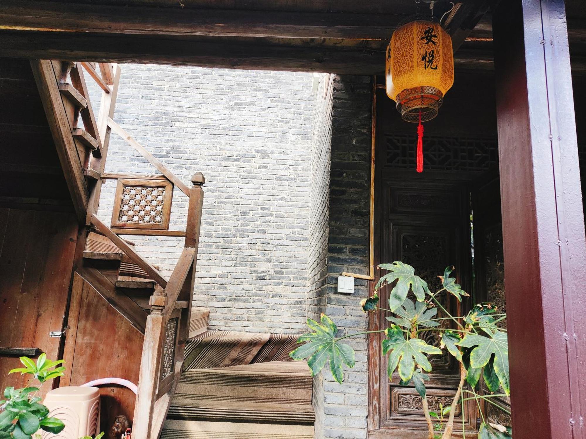 Big Tree Guesthouse - Naxi Old Style Lijiang (Yunnan) Exterior foto